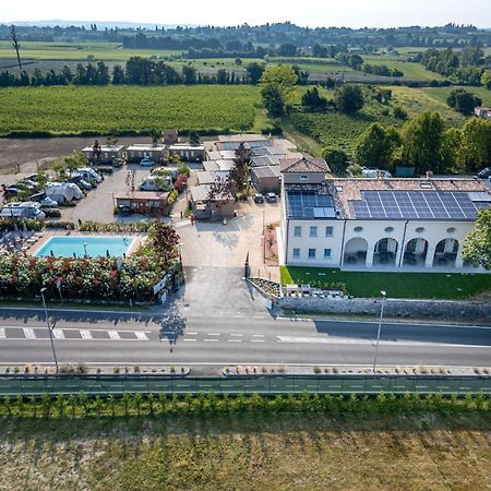 Отель I Campi Wine Relais Ronchi  Экстерьер фото